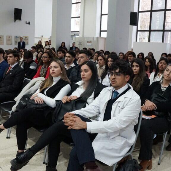 Alumnos presentes en el lugar