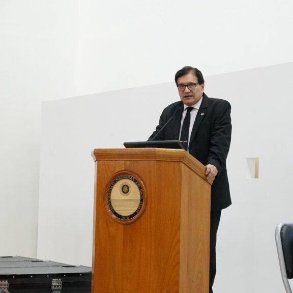 Dr. Daniel Olivares Yapur